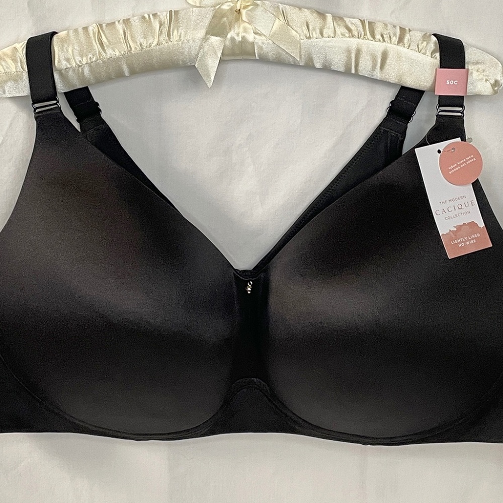Cacique 50C Invisible Backsmoother Lightly Lined No Wire Bra Black New